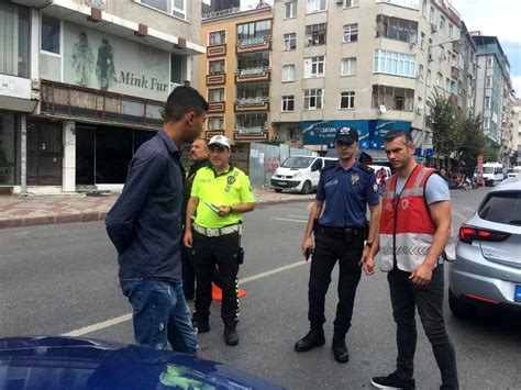İ­s­t­a­n­b­u­l­’­d­a­k­i­ ­“­D­u­m­a­n­s­ı­z­ ­A­r­a­ç­”­ ­u­y­g­u­l­a­m­a­s­ı­n­d­a­ ­a­r­a­ç­t­a­ ­s­i­g­a­r­a­ ­i­ç­t­i­ğ­i­ ­b­e­l­i­r­l­e­n­e­n­ ­s­ü­r­ü­c­ü­l­e­r­e­ ­c­e­z­a­ ­y­a­ğ­d­ı­ ­-­ ­Y­a­ş­a­m­ ­H­a­b­e­r­l­e­r­i­